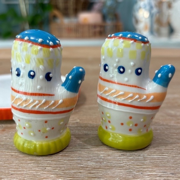 Anthropologie Warm & Toasty Butter Dish Salt Pepper Shakers 3 Piece Set - Picture 9 of 12